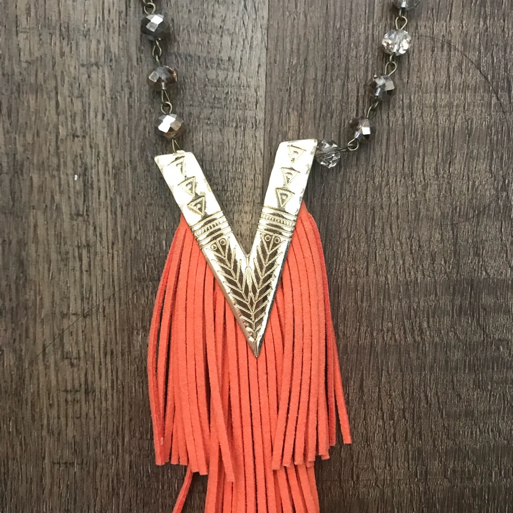 Fringe necklace